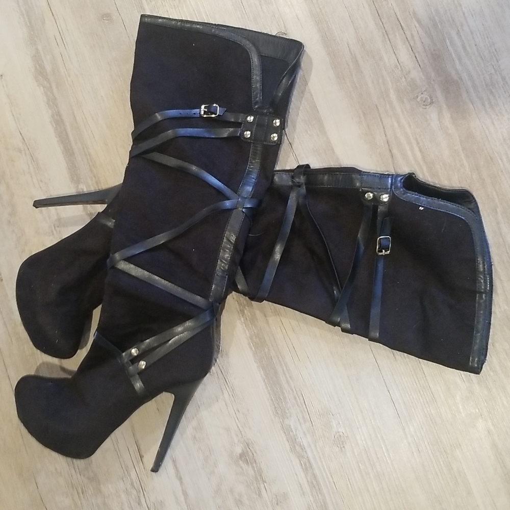 Boots - Picture 5 of 6